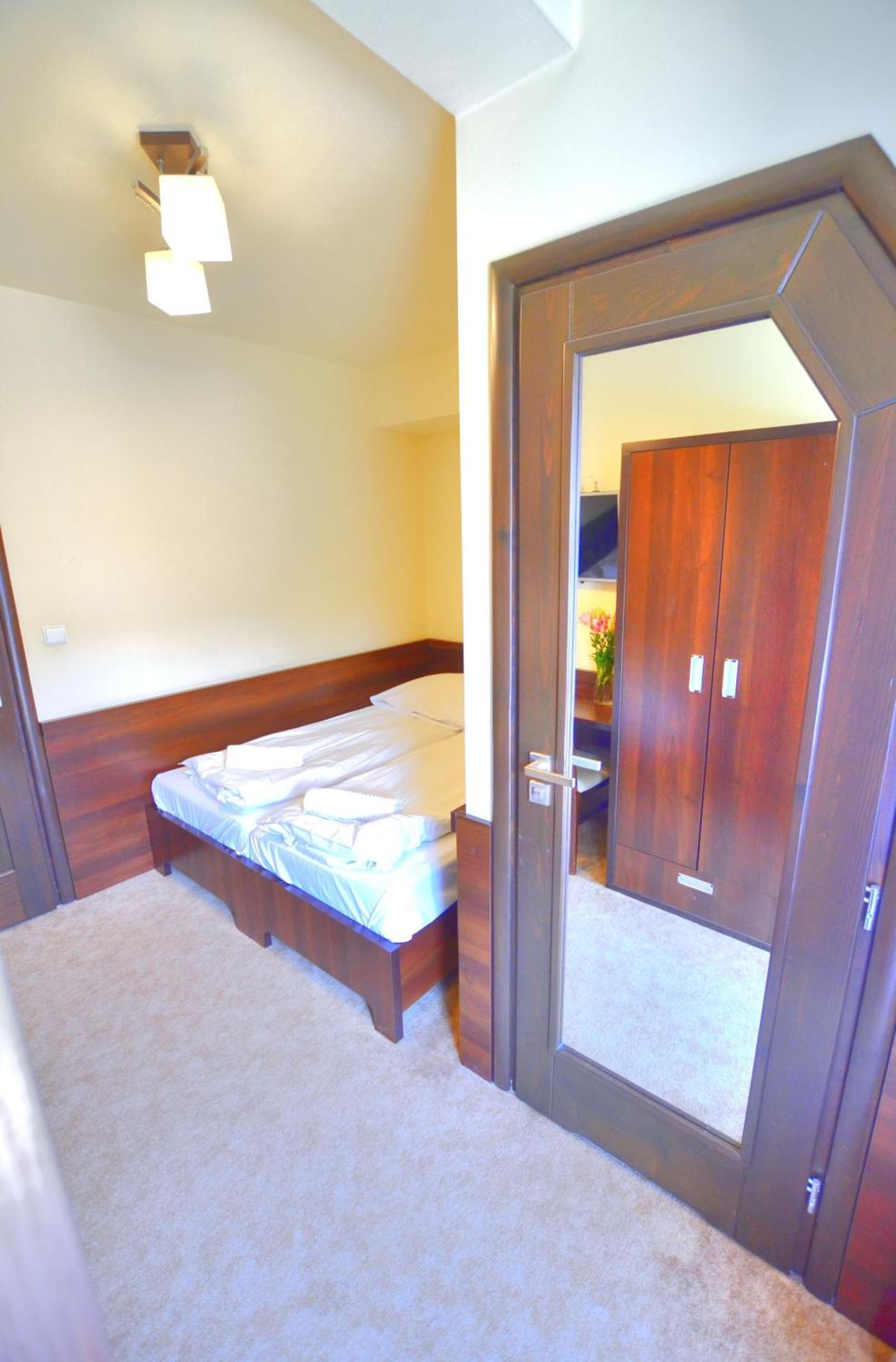 Bialy Dworek Farm stay *
