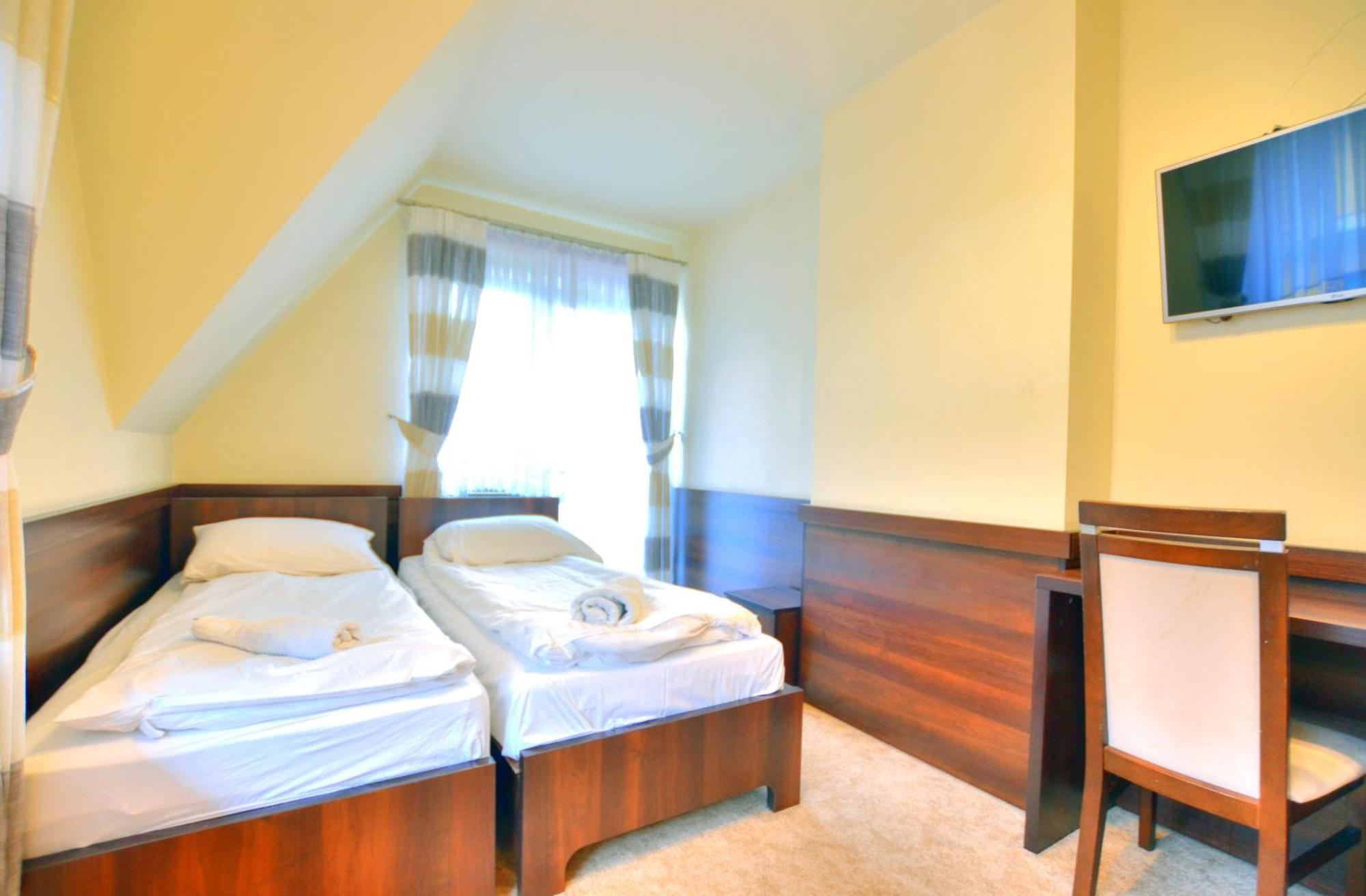 Bialy Dworek Farm stay *